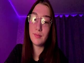 cam girl chatroom WandaGosier