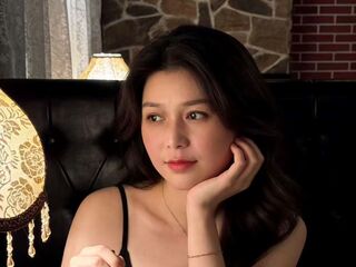 camgirl playing with vibrator XiaoYuner