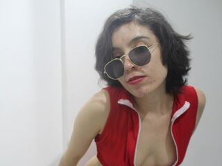 cam girl masturbating with vibrator YurikoMia